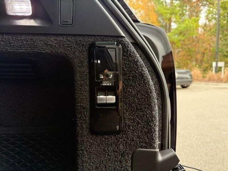 Used 2023 Land Rover Range Rover SE