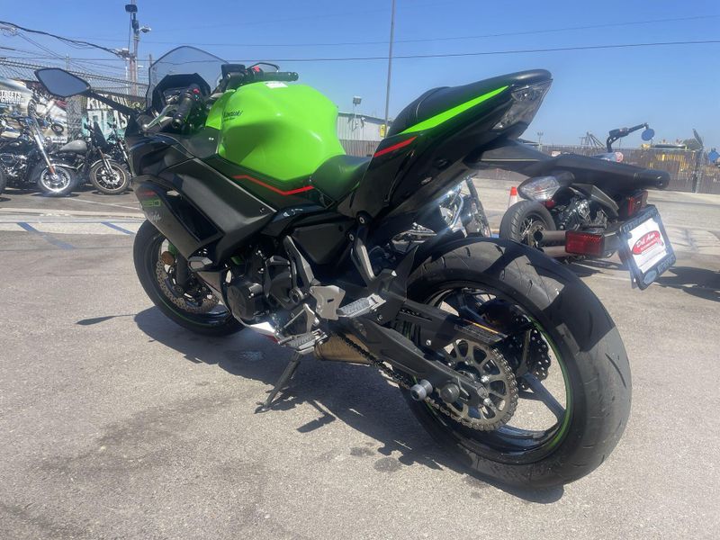 Used 2022 Kawasaki NINJA ZX-6R ABS Image 11