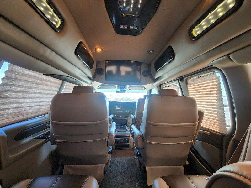 2019 GMC Savana Image 43