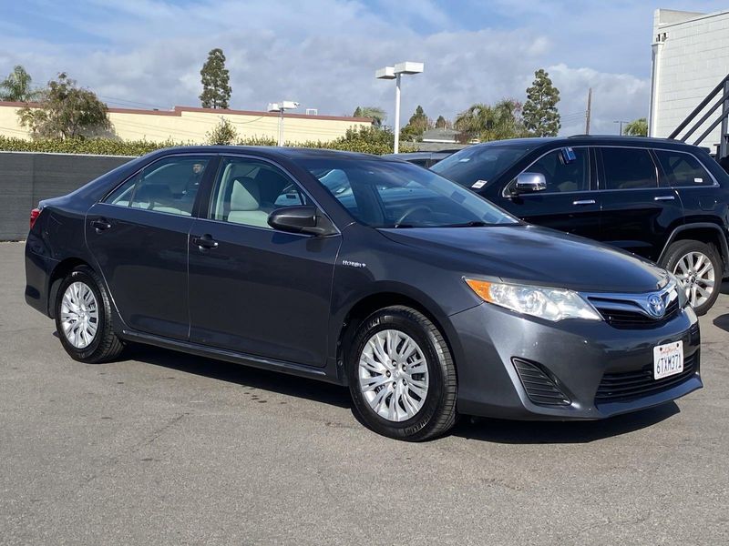 2012 Toyota Camry Hybrid LEImage 2