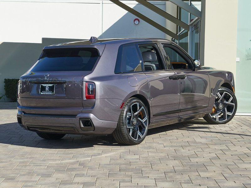 New 2026 Rolls-Royce Cullinan Black BadgeImage 2