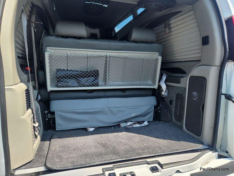 2022 GMC Savana Image 25
