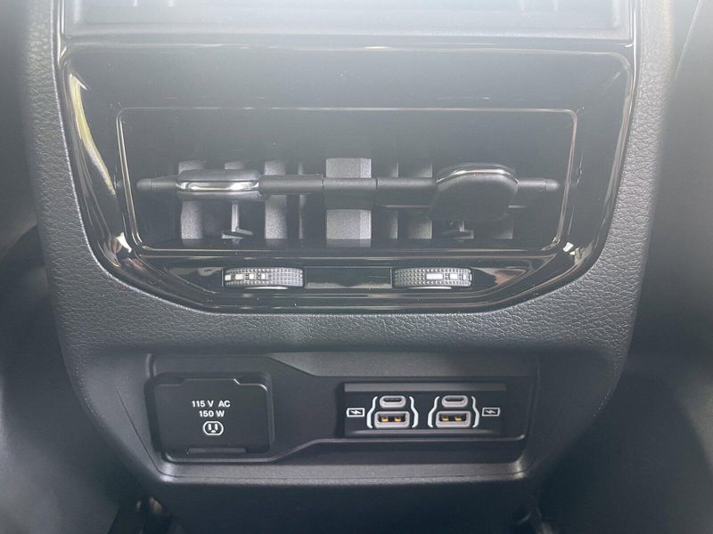 2024 Jeep Grand Cherokee Altitude XImage 16
