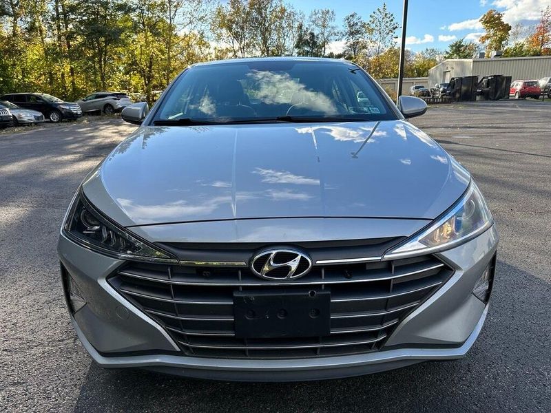 2020 Hyundai Elantra SEImage 9