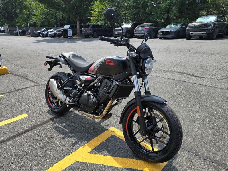 New 2027 Royal Enfield Guerrilla 450 Image 2