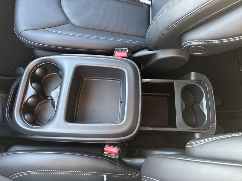 New 2026 Chrysler Pacifica SelectImage 32