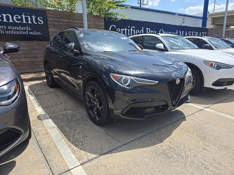 Used 2022 Alfa Romeo Stelvio VeloceImage 2