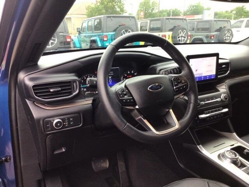 2020 Ford Explorer LimitedImage 9