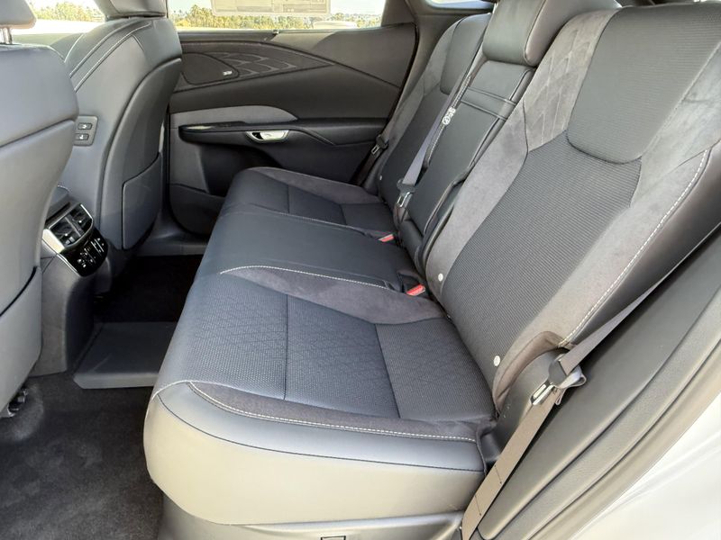 New 2026 Lexus RX 450h+ LuxuryImage 27