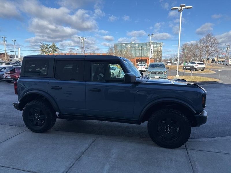 2023 Ford Bronco Black DiamondImage 3