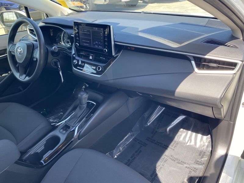 Used 2020 Toyota Corolla LEImage 9