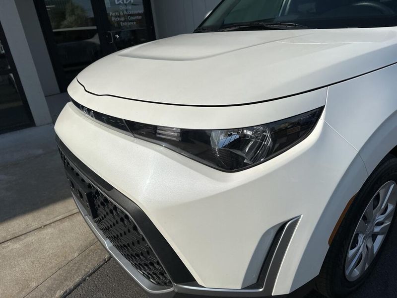 2023 Kia Soul LXImage 9
