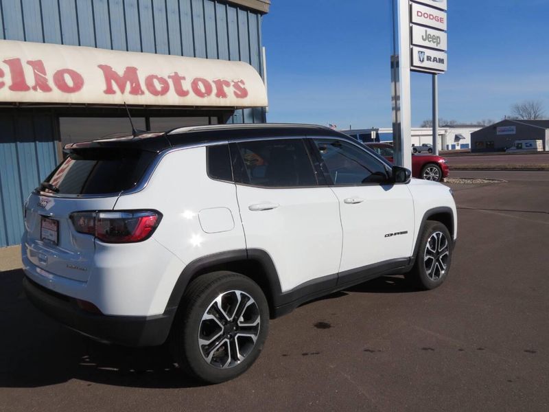 2023 Jeep Compass Limited 4x4 4dr SUVImage 2