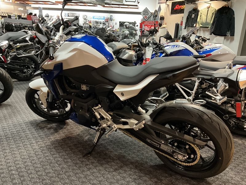 2023 BMW F900R in a WHITE / BLUE / RED exterior color. BMW Motorcycles of Modesto 209-524-2955 bmwmotorcyclesofmodesto.com 