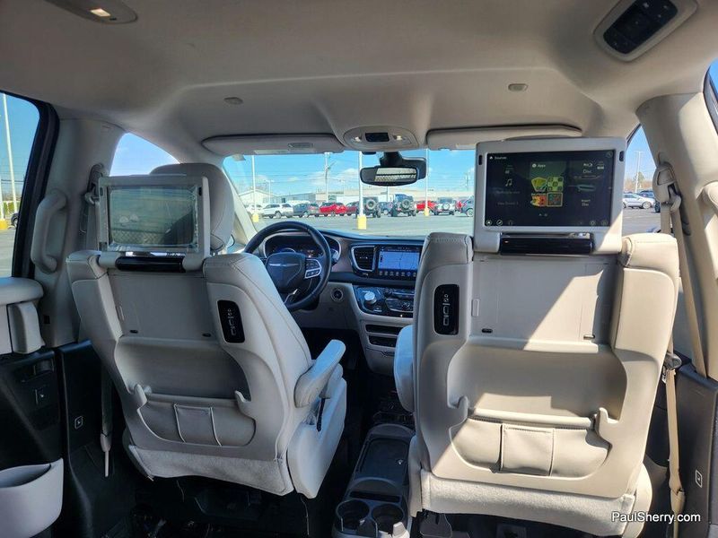 2017 Chrysler Pacifica Touring-L PlusImage 34
