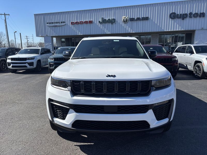 New 2026 Jeep Grand Cherokee Limited 4x4Image 2