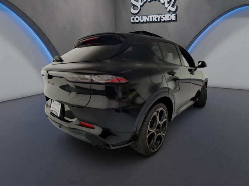 Used 2025 Alfa Romeo Tonale Intensa AWD w/SunroofImage 16