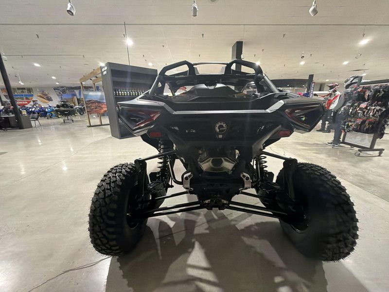 New 2026 Can-Am MAVERICK R X RS 999T DCT Image 16