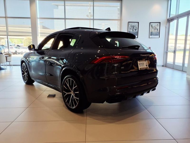 New 2026 Maserati Grecale ModenaImage 11