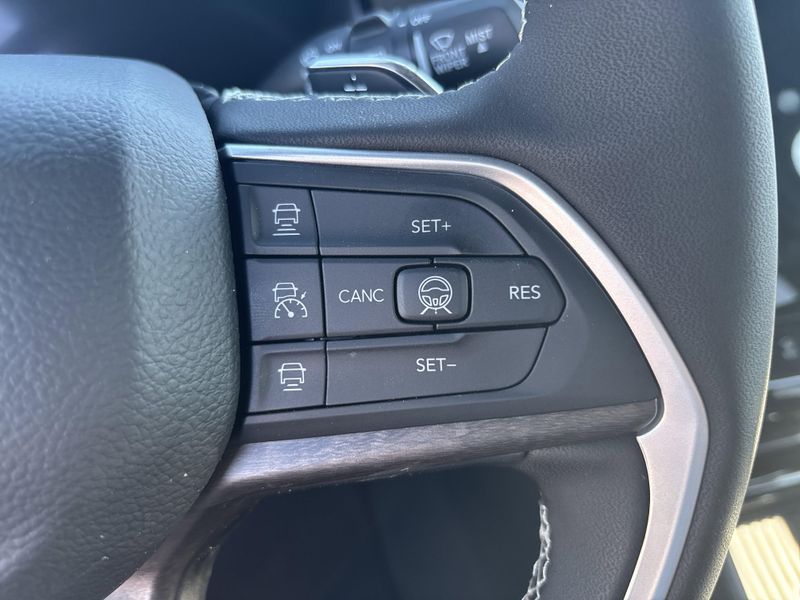 New 2026 Jeep Grand Cherokee Limited Reserve 4x4Image 31