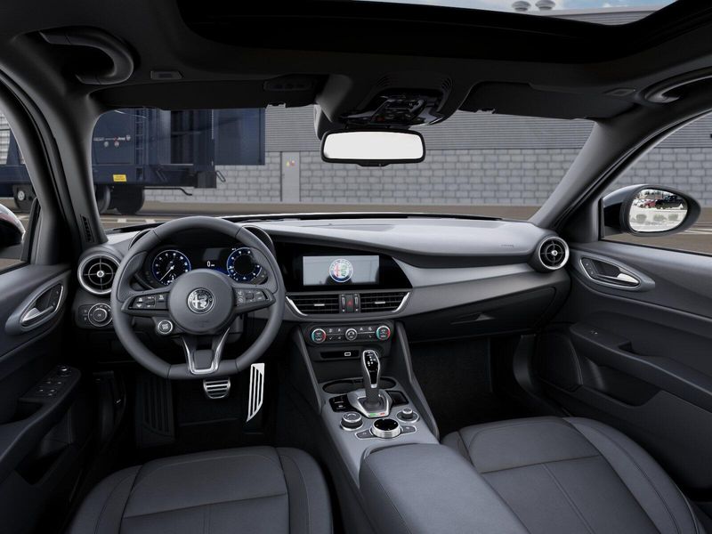 New 2026 Alfa Romeo Giulia AwdImage 8