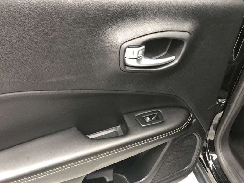 2018 Jeep Compass LatitudeImage 11