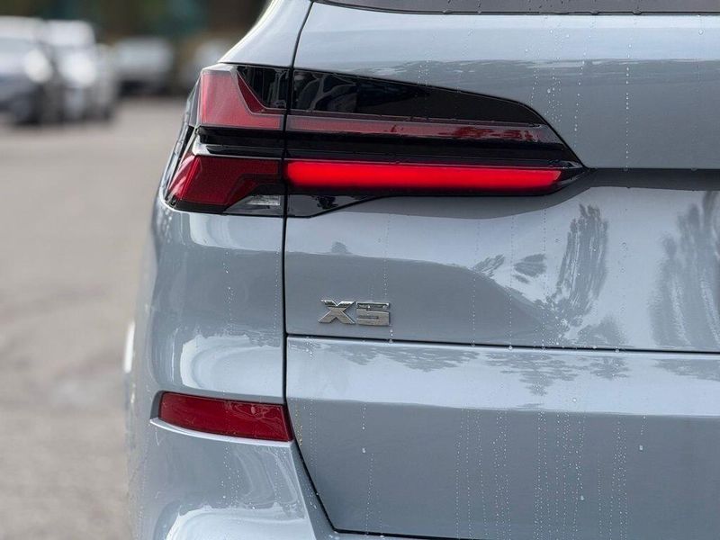 New 2026 BMW X5 M60iImage 15