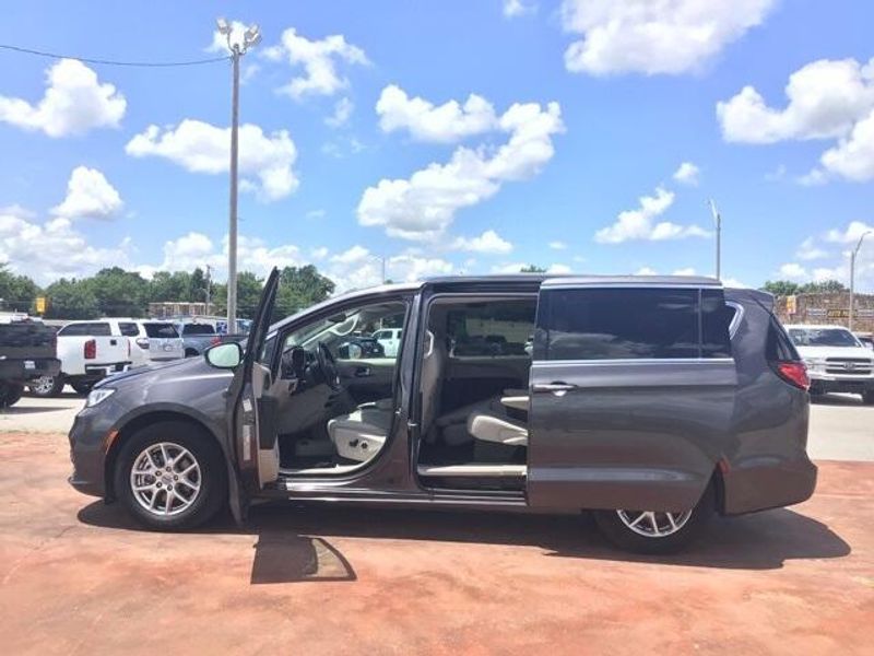 2021 Chrysler Pacifica Touring LImage 18