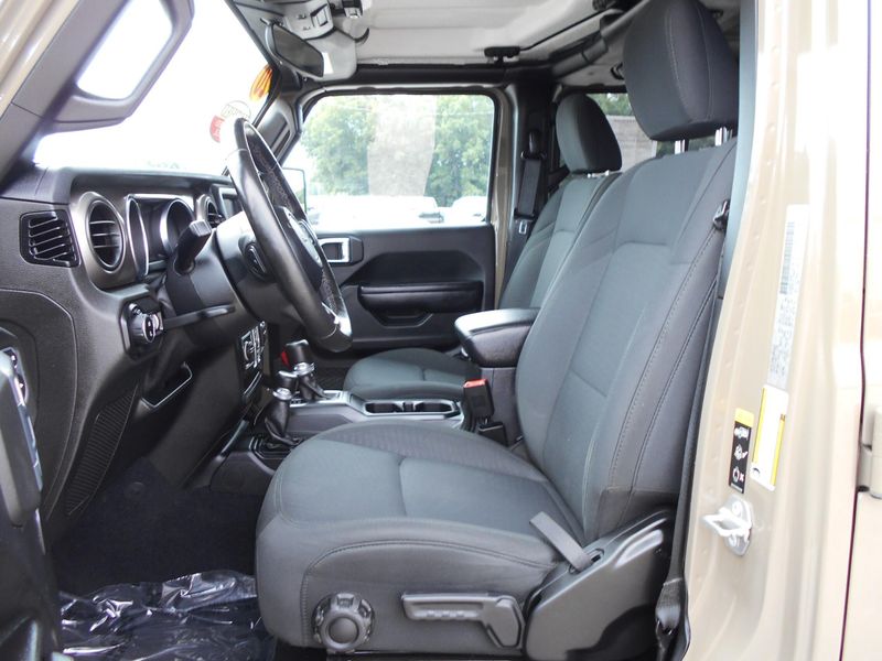 2020 Jeep Gladiator SportImage 6
