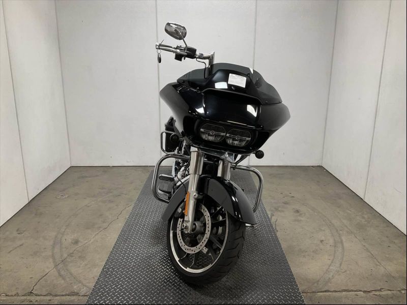 2022 Harley-Davidson Road Glide in a Black exterior color. BMW Motorcycles of Temecula – Southern California (951) 506-6903 bmwmotorcyclesoftemecula.com 