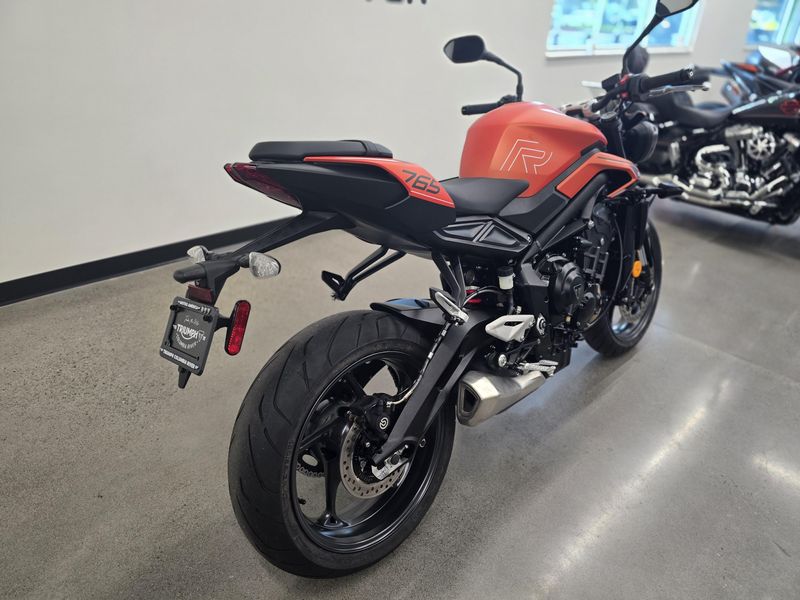 New 2025 Triumph STREET TRIPLE 765 R 