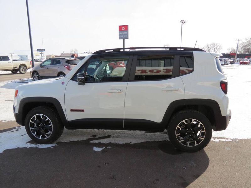 2023 Jeep Renegade Trailhawk 4x4 4dr SUVImage 5