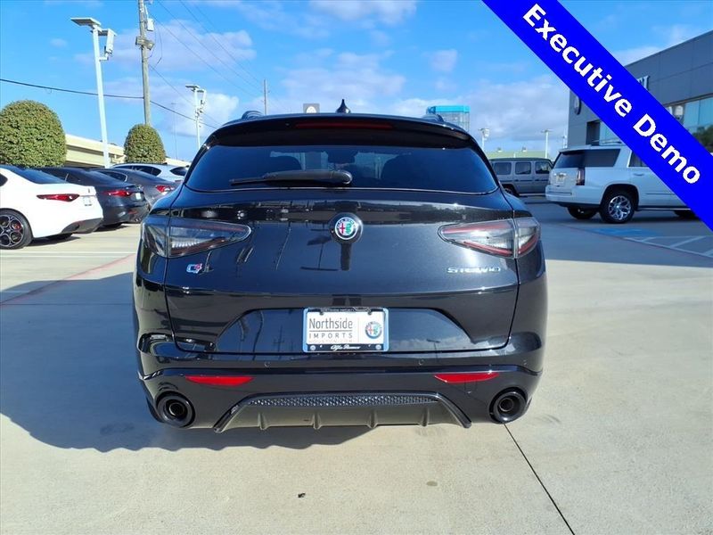 New 2025 Alfa Romeo Stelvio VeloceImage 9