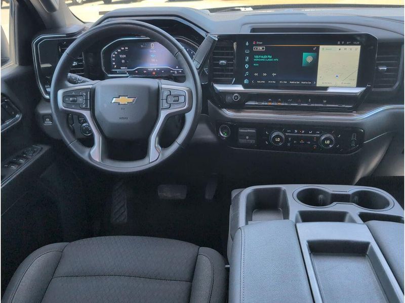 Used 2025 Chevrolet Silverado 1500 LTImage 32