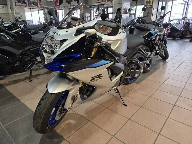 NEW 2026 SUZUKI GSXR750 Image 6
