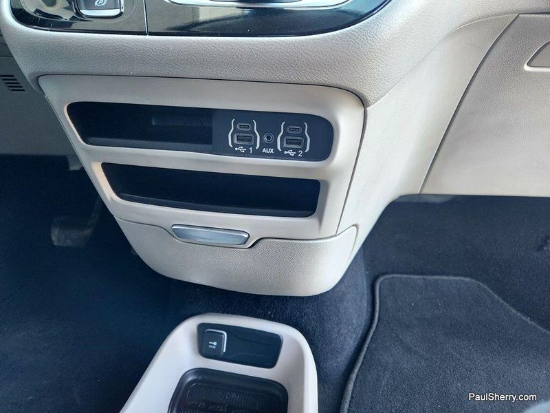 2022 Chrysler Voyager LXImage 44