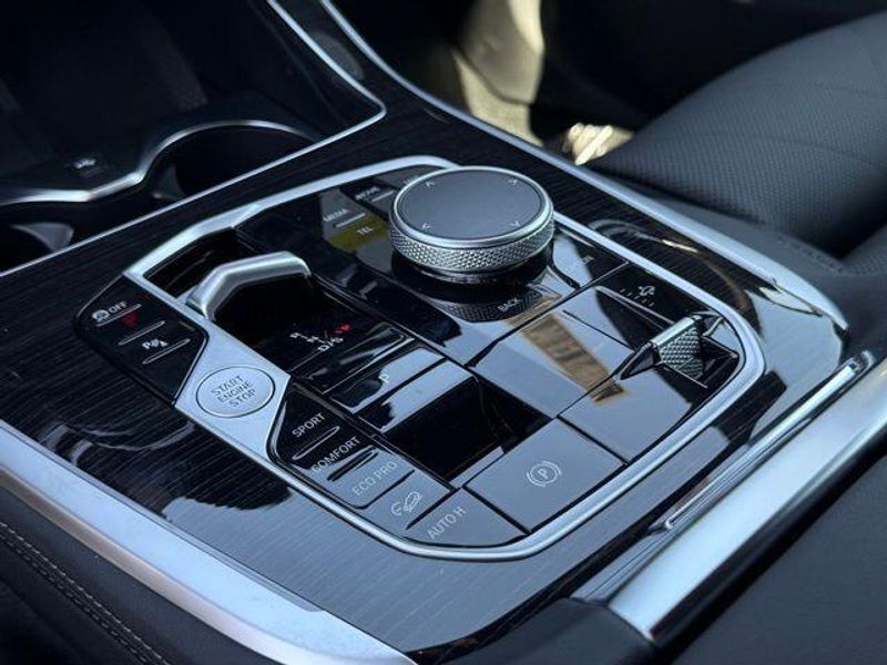 New 2026 BMW X7 xDrive40iImage 24