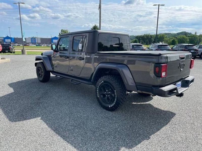 2022 Jeep Gladiator Sport photo 4