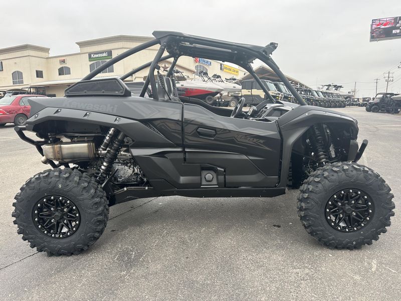 2025 Kawasaki TERYX KRX 1000 BLACKOUT EDITION MATTE SPARK BLACKImage 3