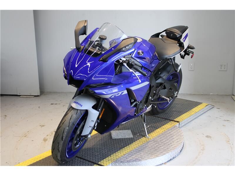 Used 2020 Yamaha YZFR1R1 Image 4