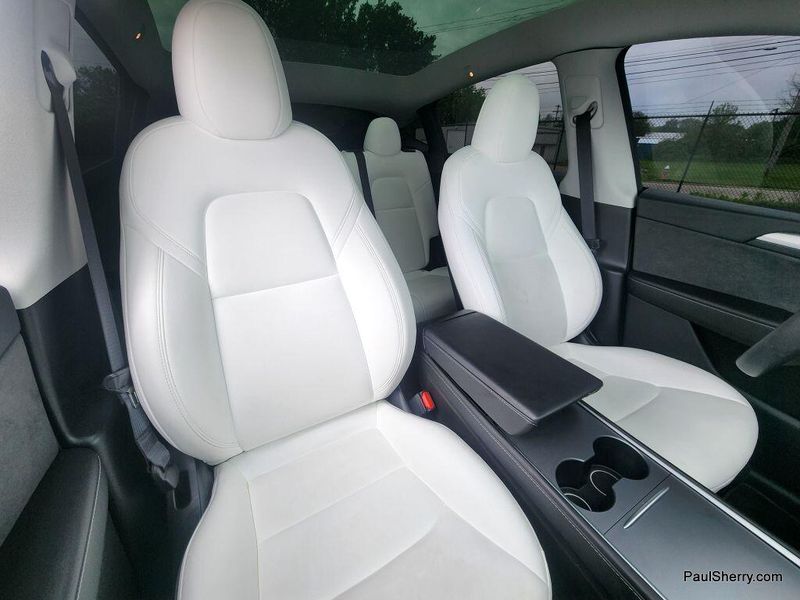 2024 Tesla Model Y Long RangeImage 3
