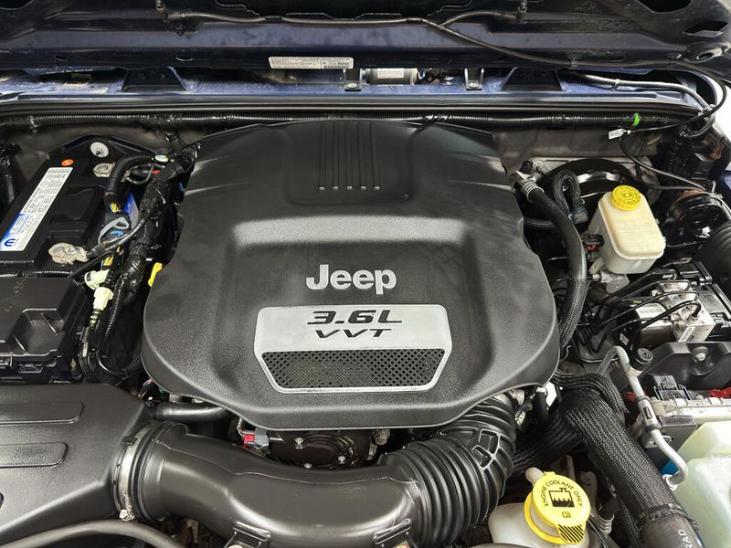 Used 2013 Jeep Wrangler Unlimited SportImage 21