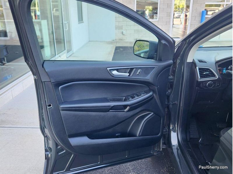 Used 2024 Ford Edge SE
