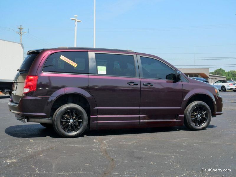 Used 2019 Dodge Grand Caravan SXTImage 28