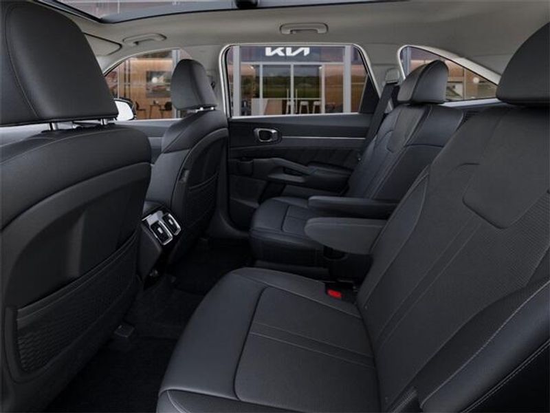 New 2025 Kia Sorento SXImage 18