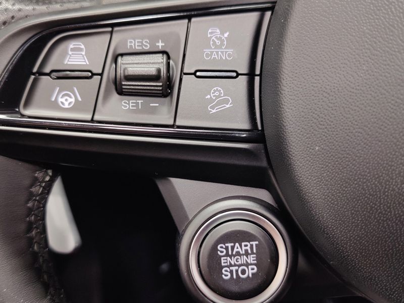 Used 2024 Alfa Romeo Stelvio Veloce AWD w/Activ AssistImage 31