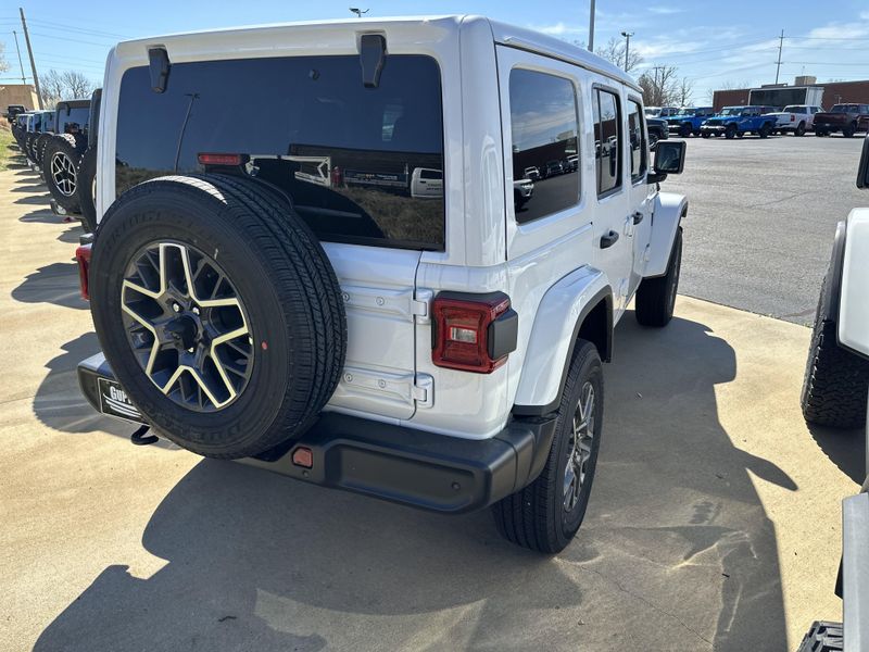 2025 Jeep Wrangler 4-door SaharaImage 7