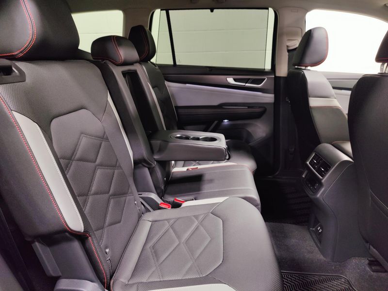 Used 2025 Volkswagen Atlas Peak Edition AWD w/SunroofImage 20