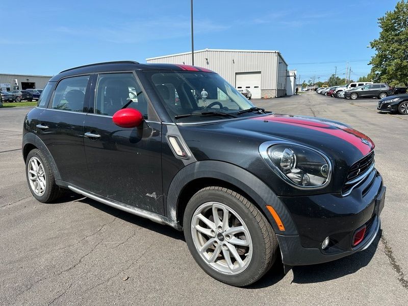 2016 MINI Countryman BaseImage 1