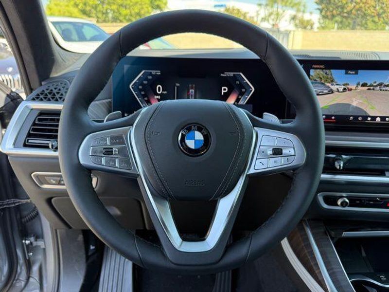 New 2026 BMW X7 xDrive40iImage 21